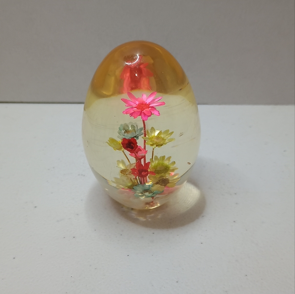 Vintage Lucite Acrylic Egg Shaped 3" Paperweight Dried Flowers